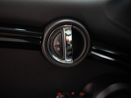 used 2022 MINI 3 Door car, priced at $23,900