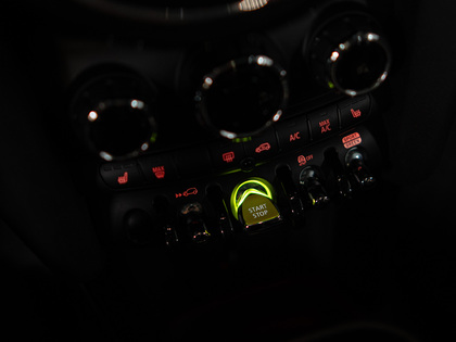 used 2022 MINI 3 Door car, priced at $23,900