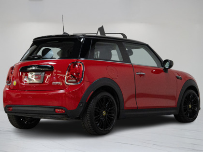 used 2022 MINI 3 Door car, priced at $23,900