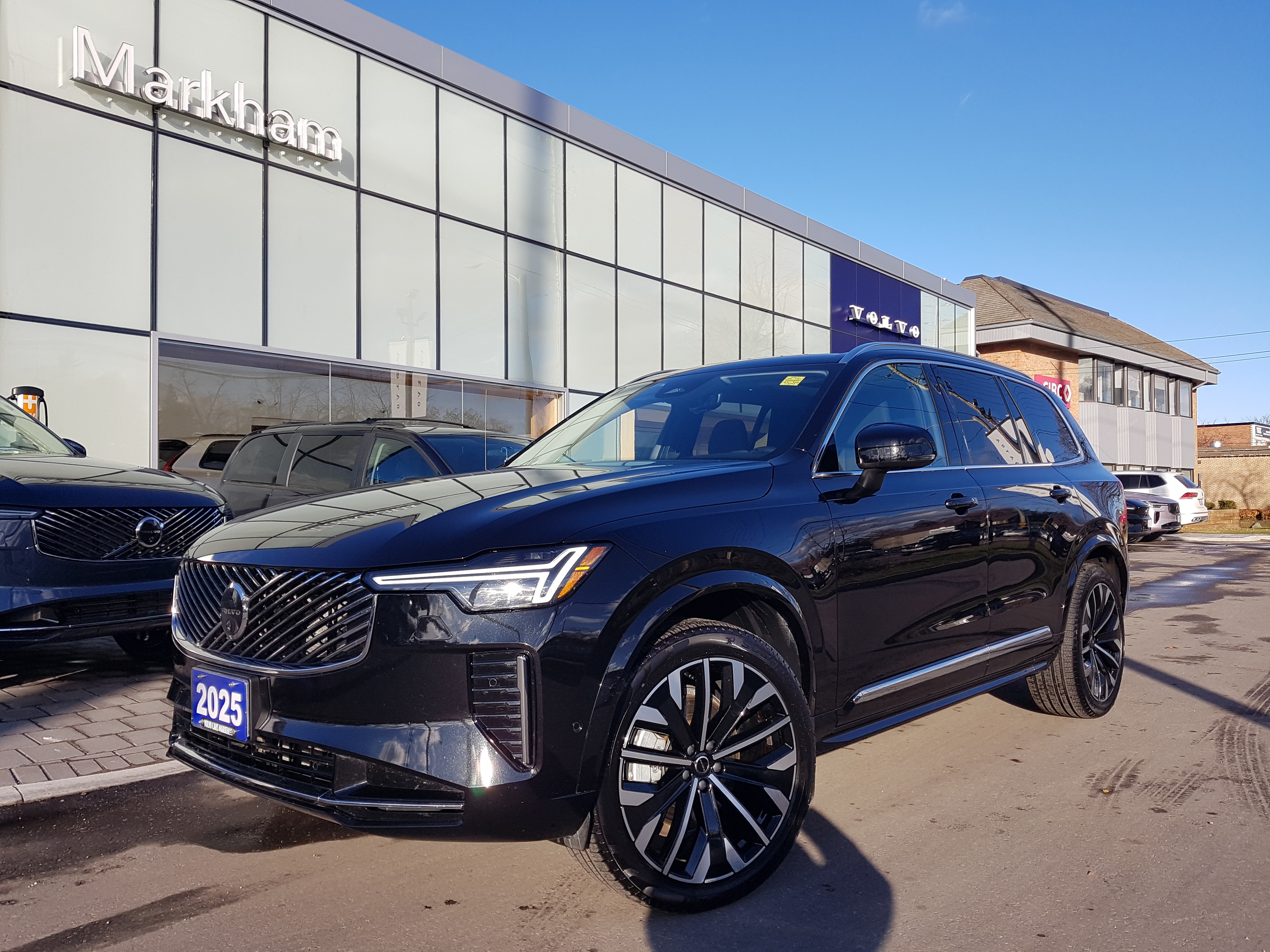 Volvo XC90 B6 Plus Bright Theme 7-Passenger AWD