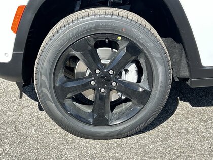 used 2025 Jeep Grand Cherokee car, priced at $64,999