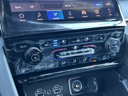 used 2025 Jeep Grand Cherokee car, priced at $64,999