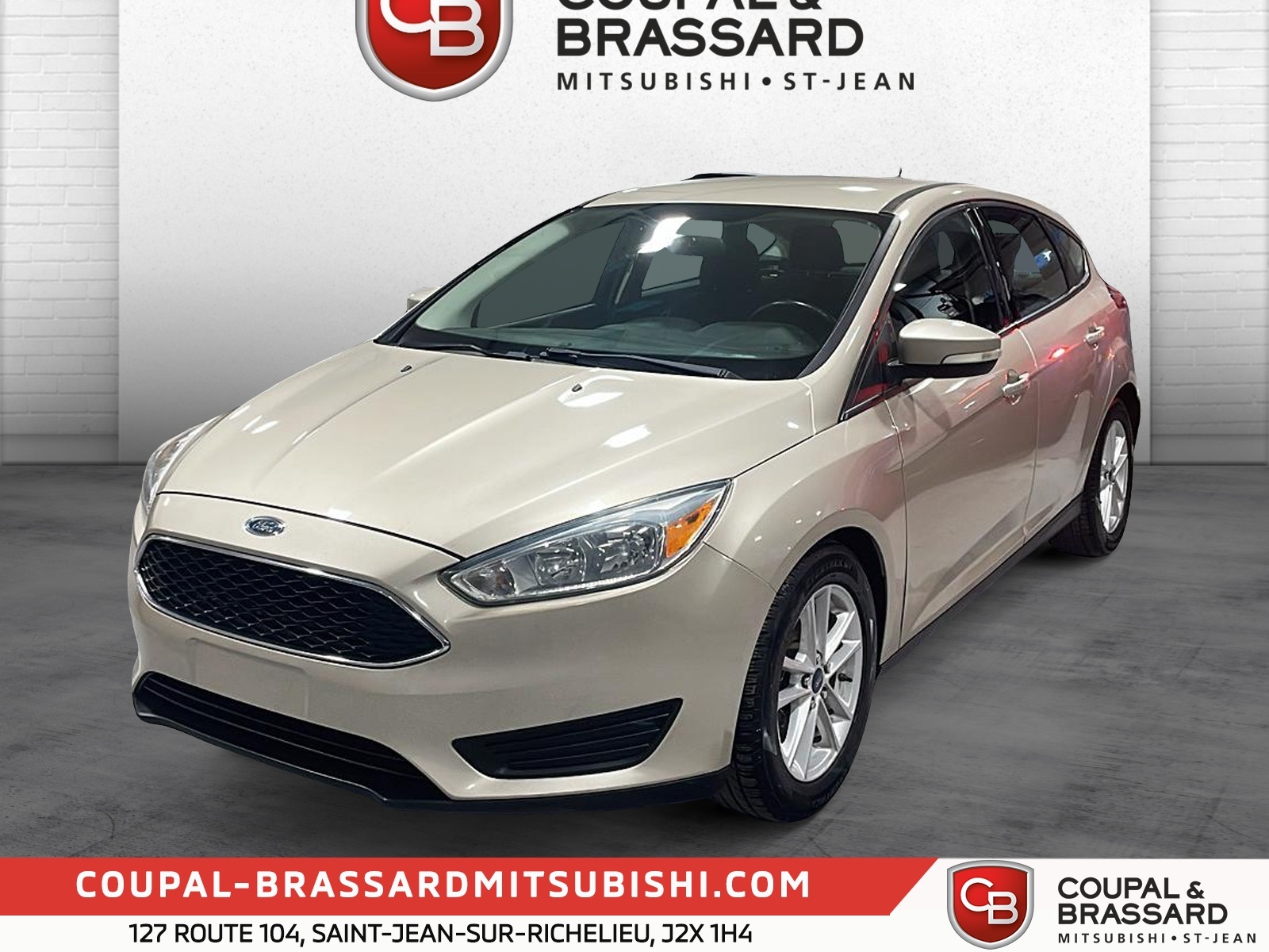 Brown (Beige) 2017 Ford Focus SE Hatchback Hatchback Front-Wheel Drive 6-Speed Dual Clutch
