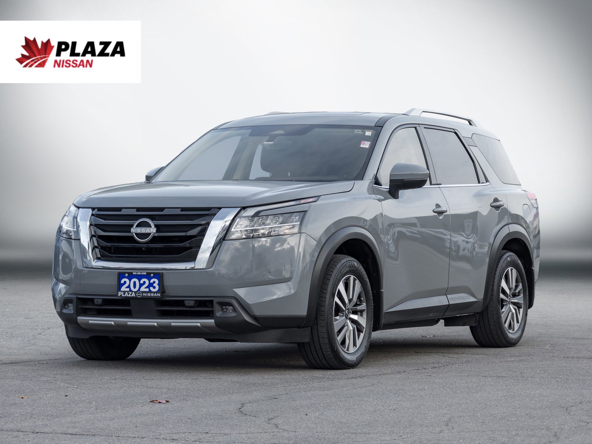2023 Nissan Pathfinder SL | Navi | Sunroof | Captains Seats | Power Liftg