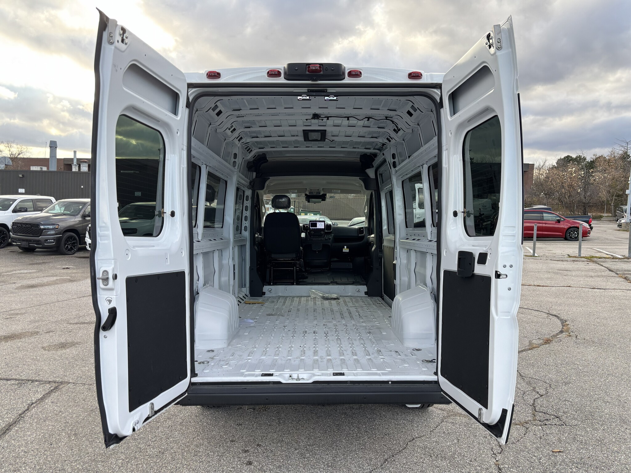 2025 Ram ProMaster Window Van