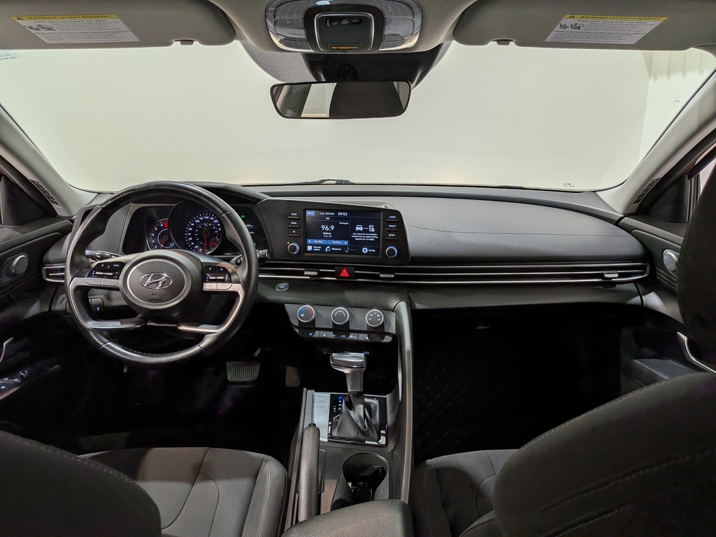 Hyundai Elantra 2021