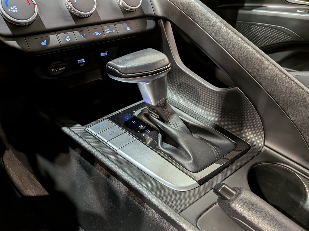 Hyundai Elantra 2021