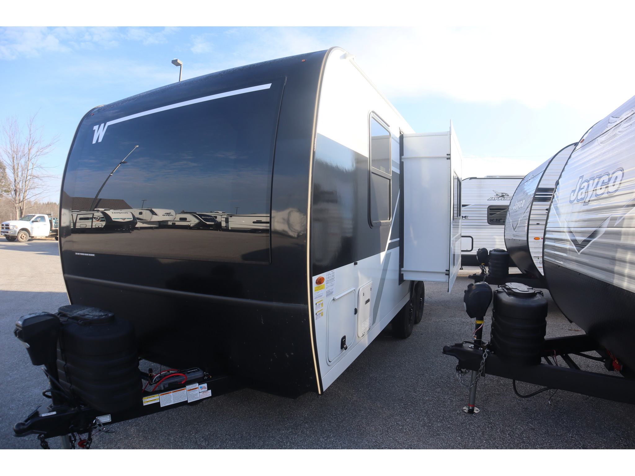 2026 Winnebago Thrive