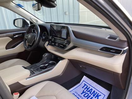 used 2021 Toyota Highlander car, priced at $48,900