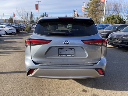 used 2021 Toyota Highlander car, priced at $48,900