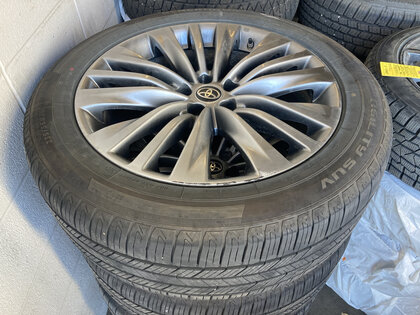 used 2021 Toyota Highlander car, priced at $48,900