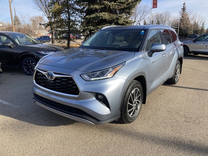 used 2021 Toyota Highlander car, priced at $48,900
