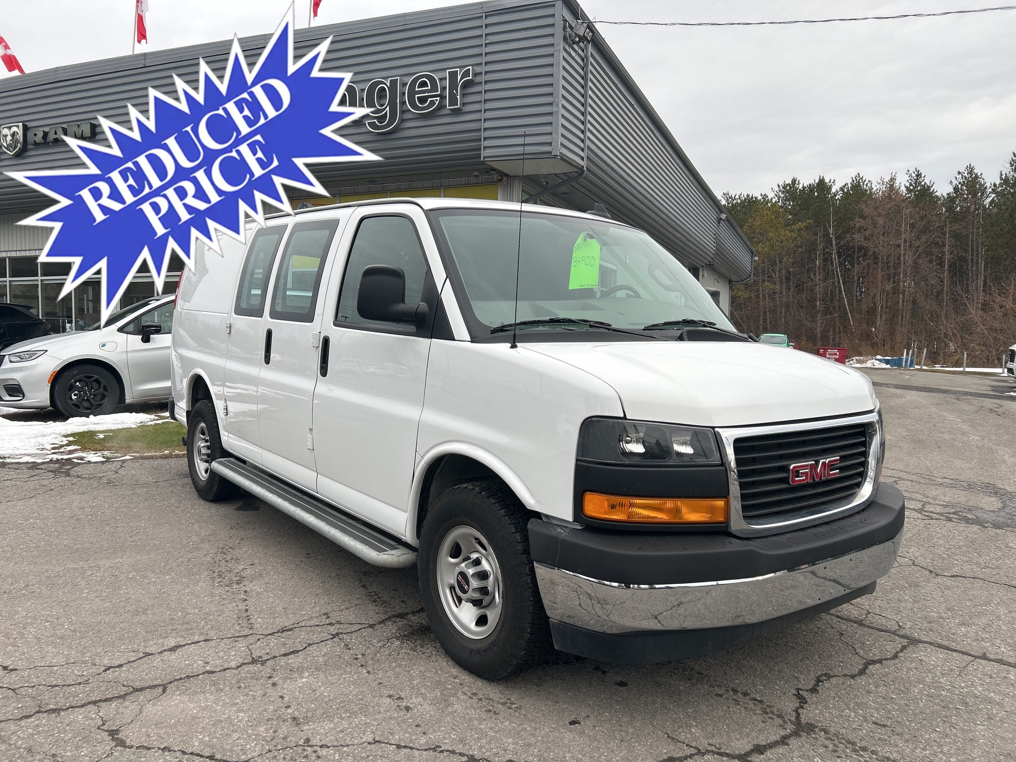 2023 GMC Savana Cargo Van