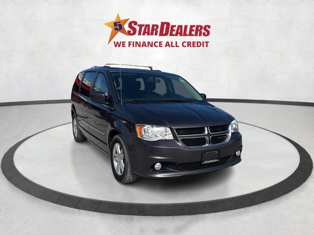Gray 2016 Dodge Grand Caravan Crew Plus FWD Minivan 6-Speed Automatic