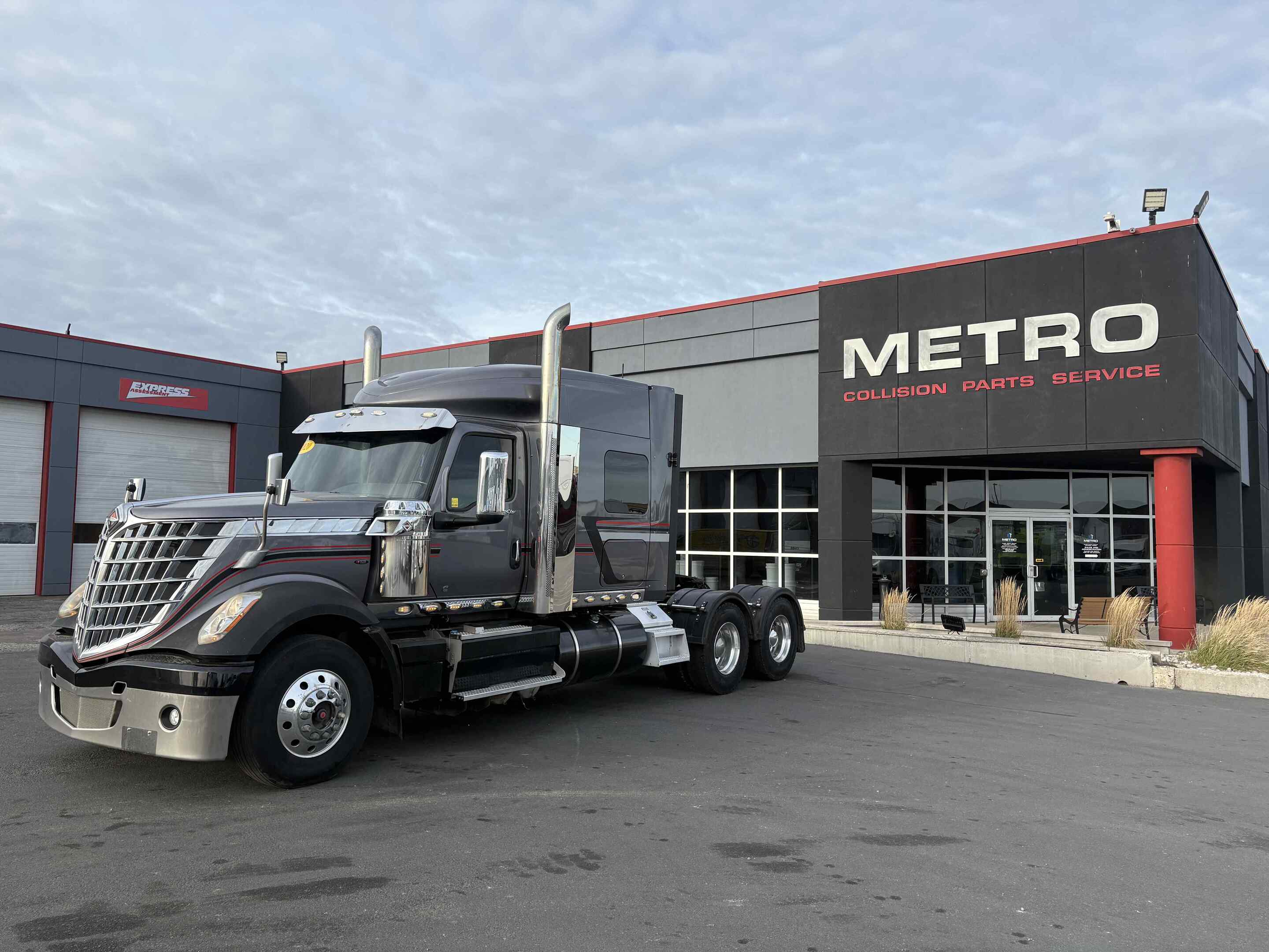 2020 International LONESTAR PTO/Wetline Installed