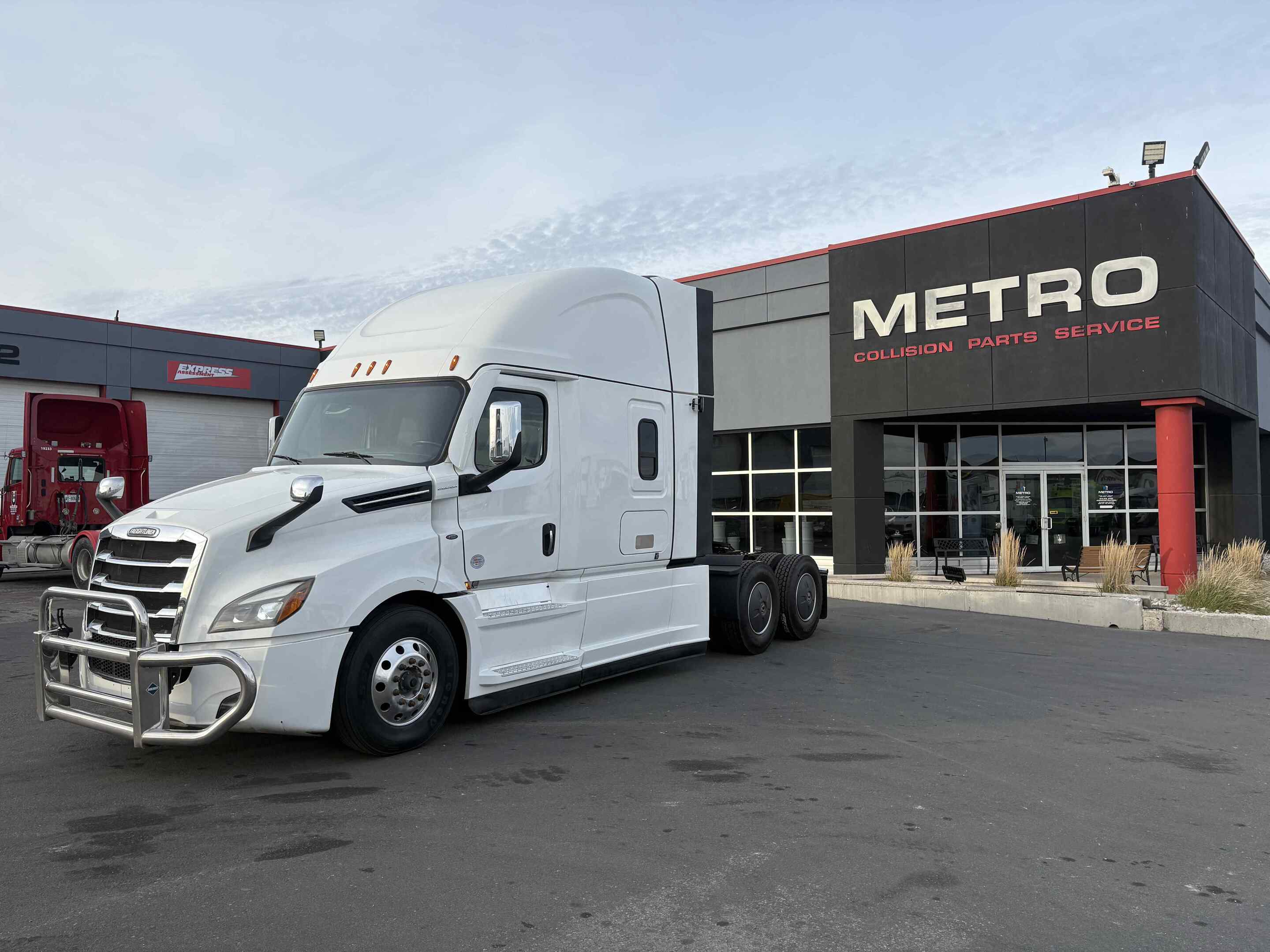 2024 Freightliner Cascadia ParkSmart Unit