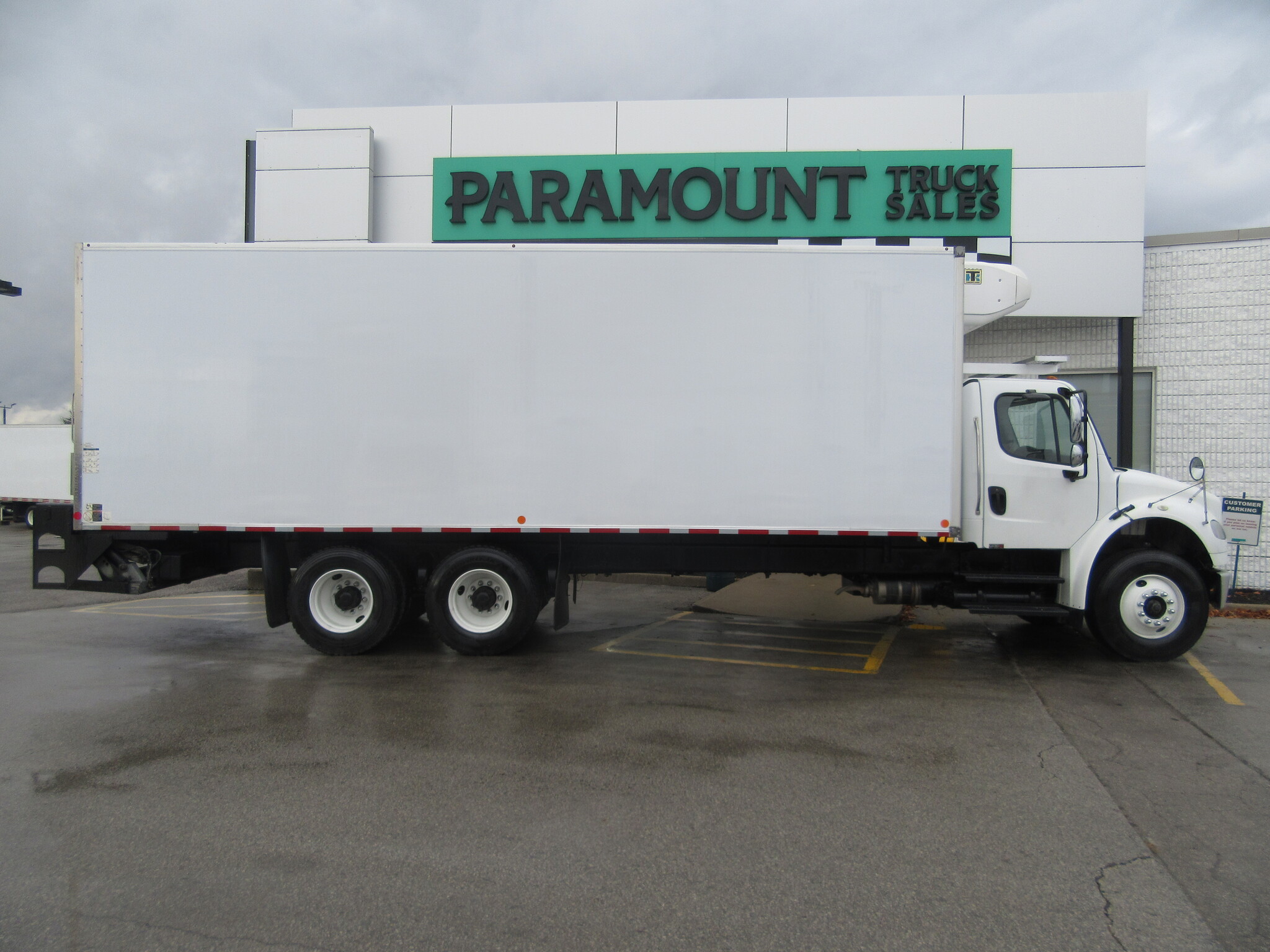 2019 Freightliner M2-106
