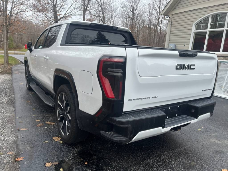 2025 GMC Sierra EV