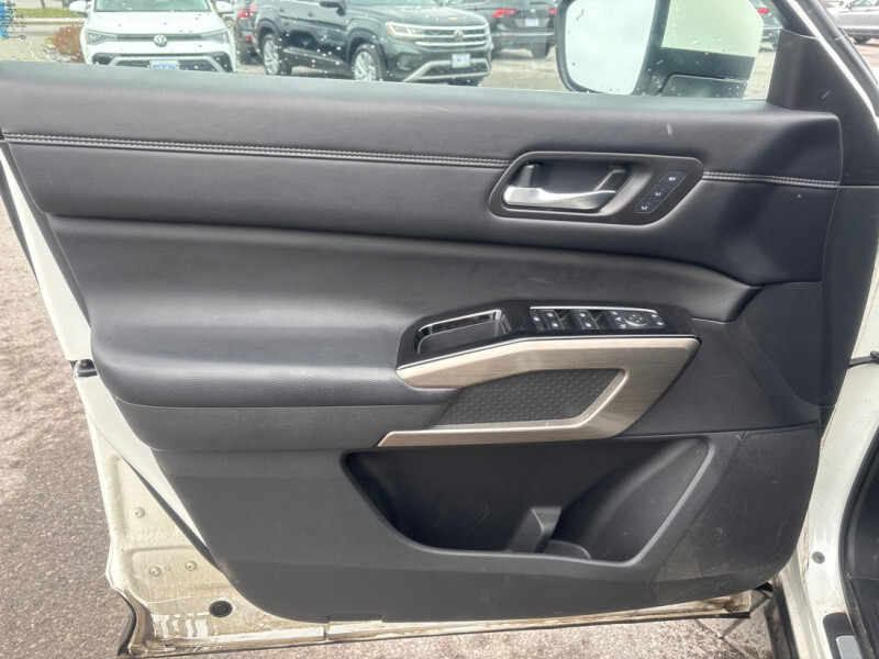 2023 Nissan Pathfinder - Gallery image 8