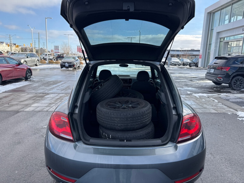 2017 Volkswagen Beetle - Gallery image 9