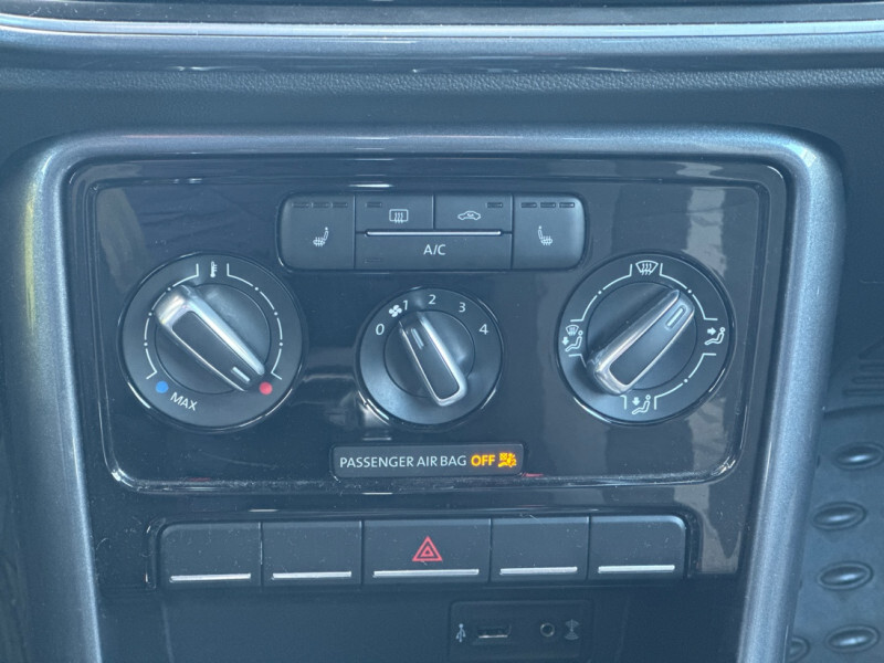 2017 Volkswagen Beetle - Gallery image 14