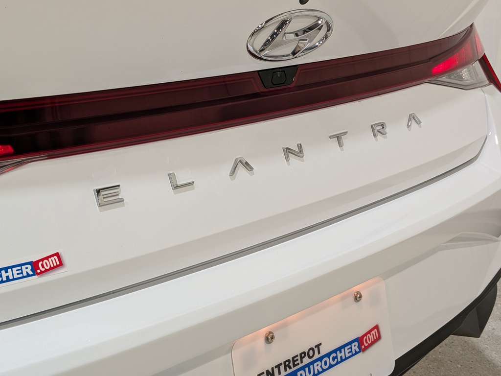 Hyundai Elantra 2022