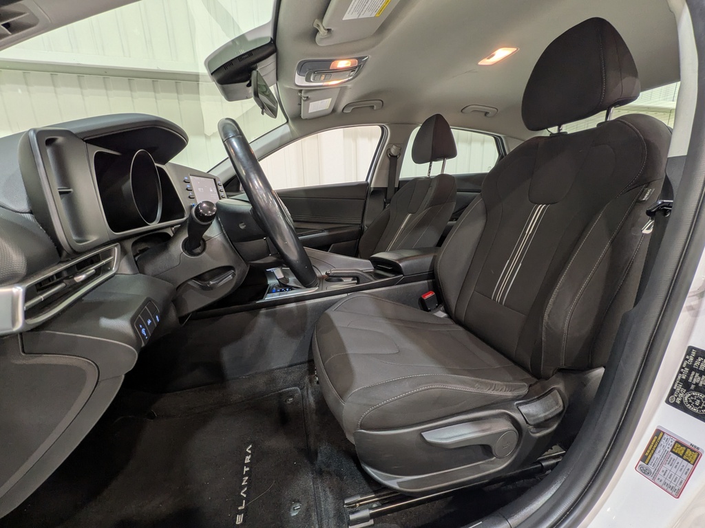 Hyundai Elantra 2022