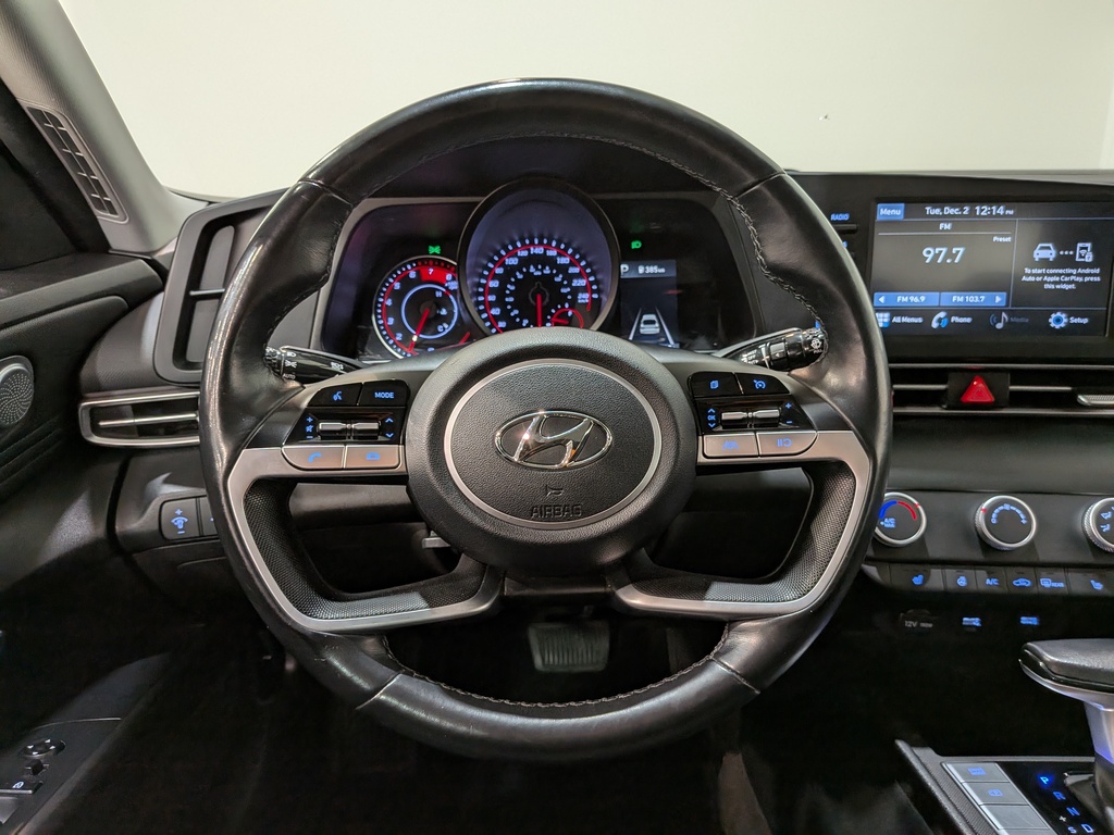 Hyundai Elantra 2022