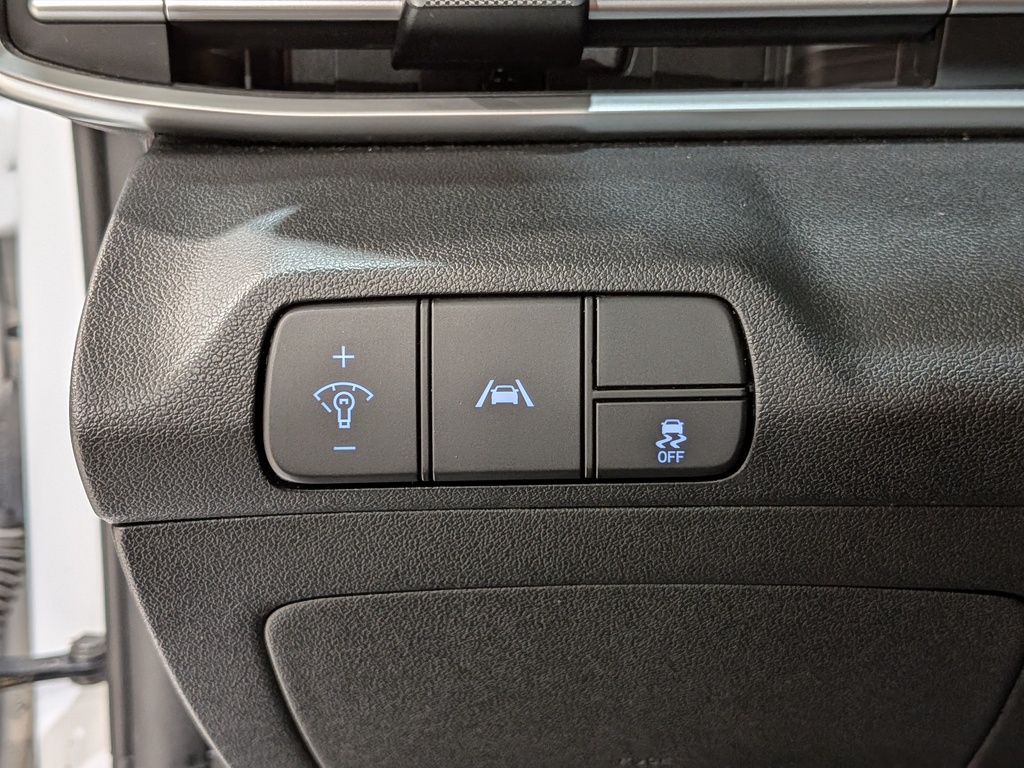 Hyundai Elantra 2022