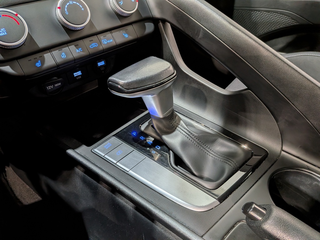 Hyundai Elantra 2022