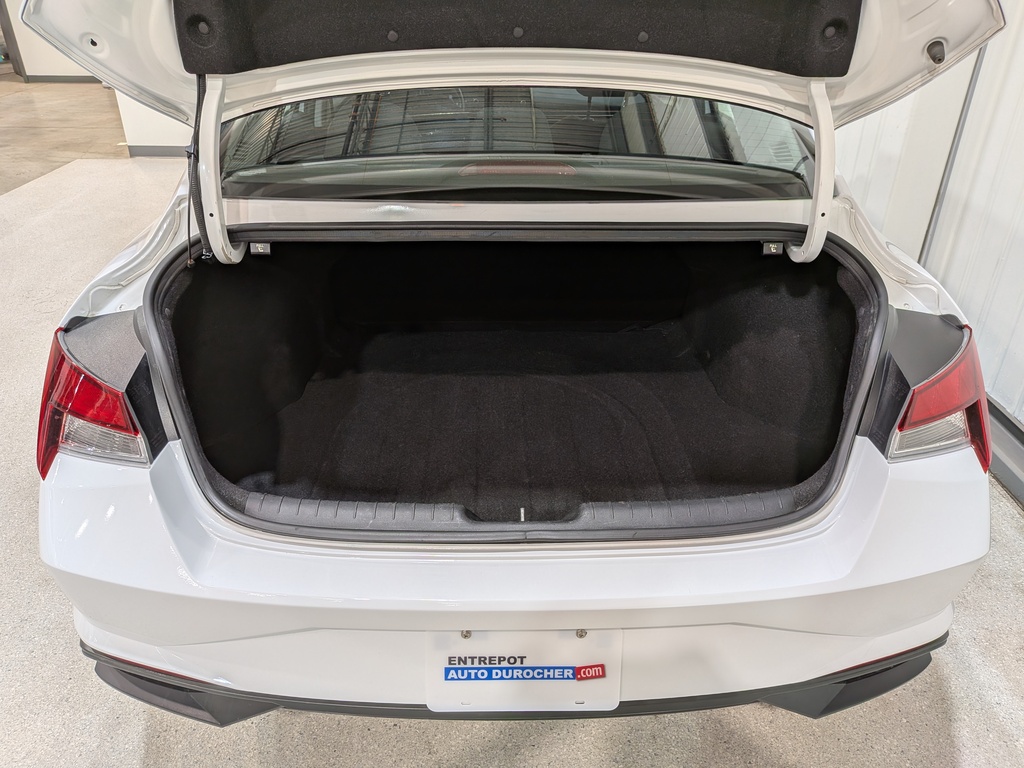 Hyundai Elantra 2022