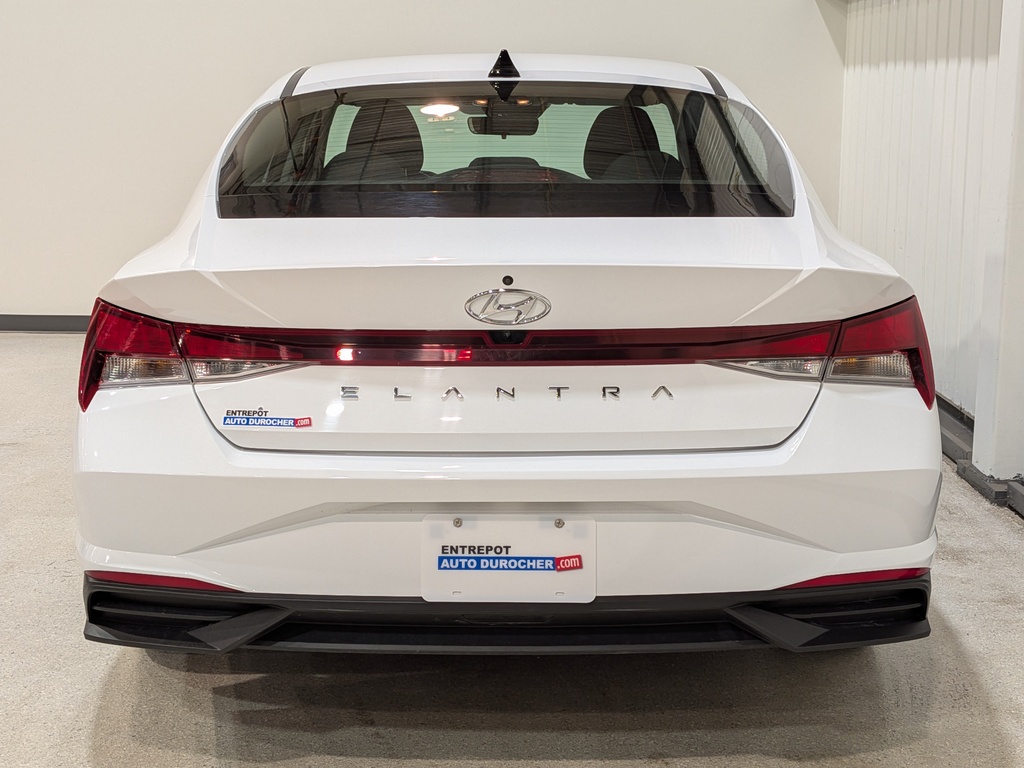 Hyundai Elantra 2022