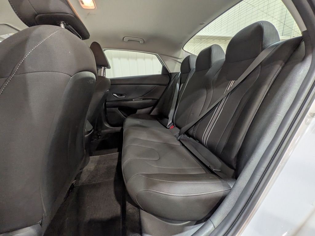 Hyundai Elantra 2022