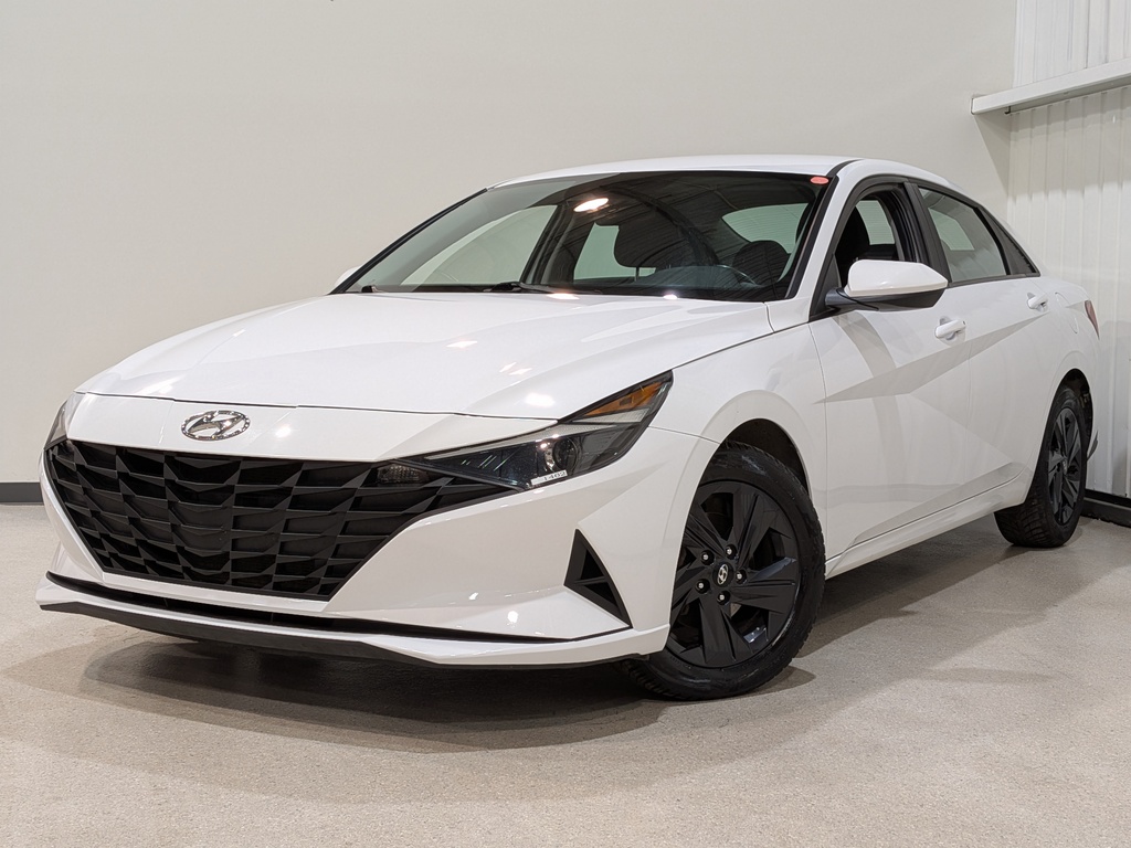 Hyundai Elantra 2022