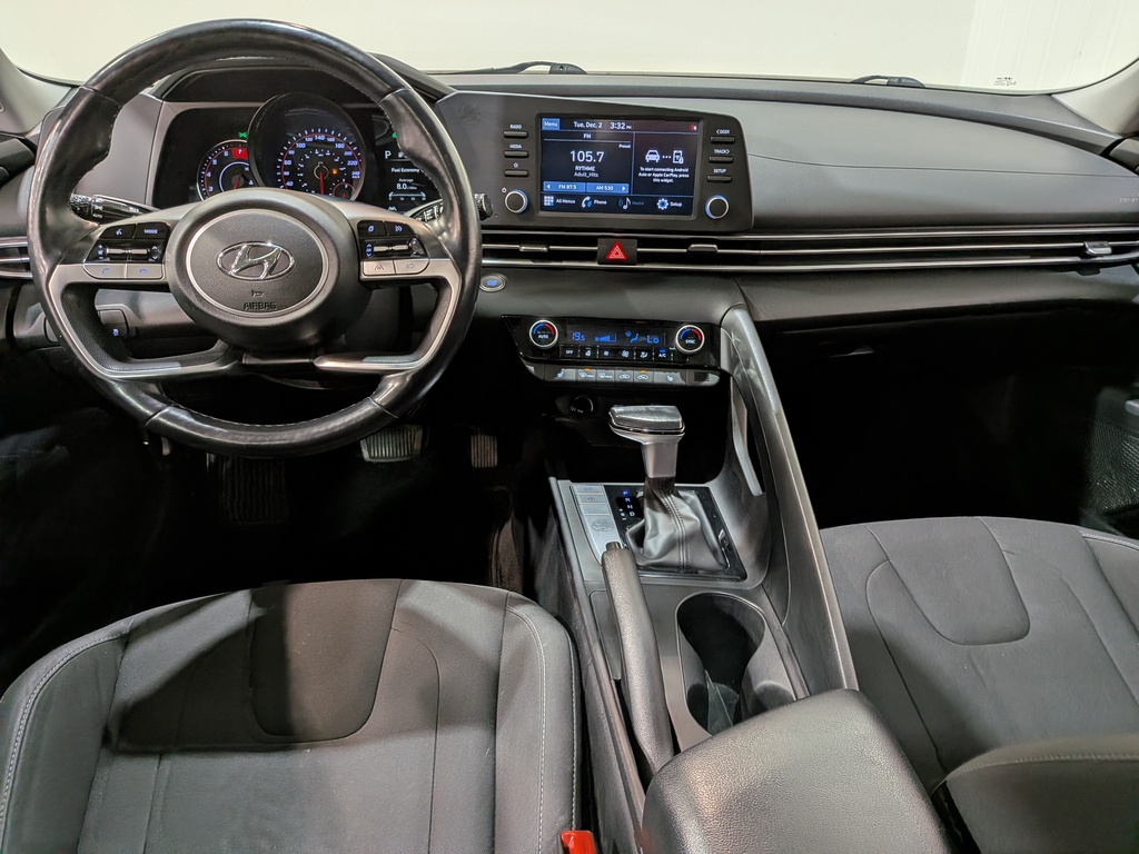 Hyundai Elantra 2022