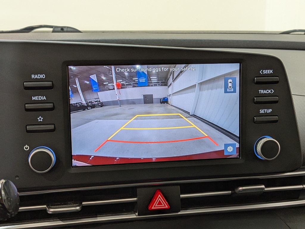 Hyundai Elantra 2022