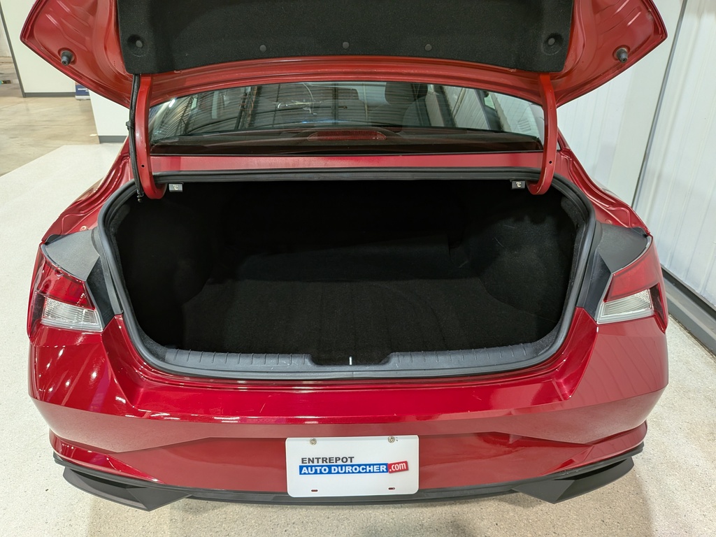 Hyundai Elantra 2022