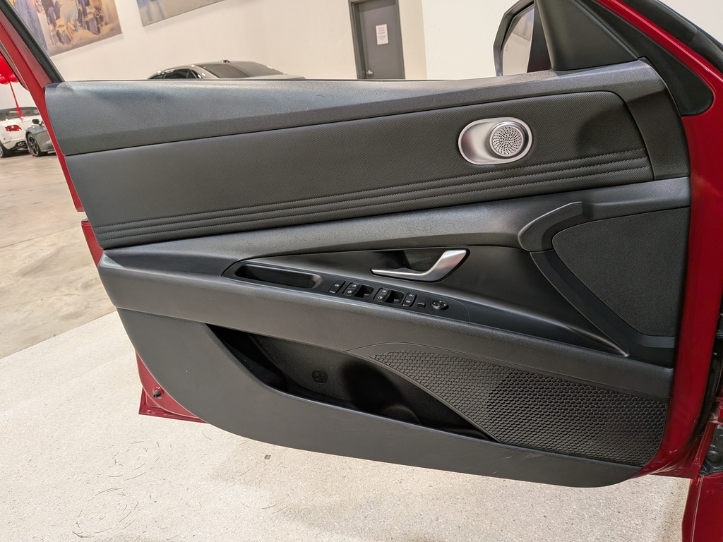 Hyundai Elantra 2022