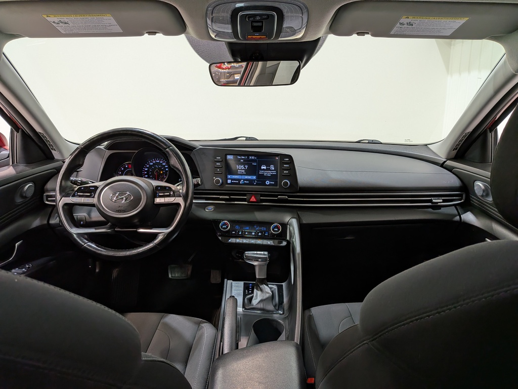 Hyundai Elantra 2022