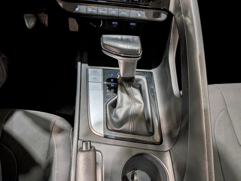 Hyundai Elantra 2022