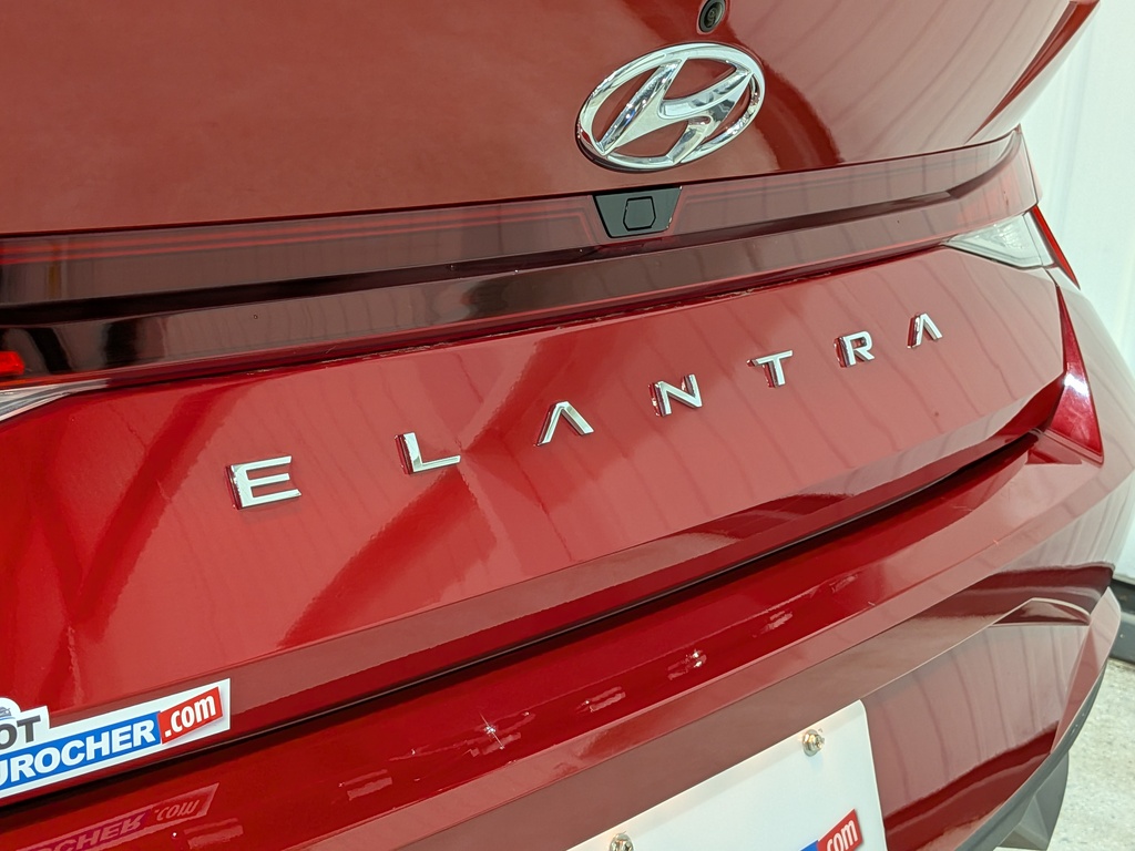 Hyundai Elantra 2022