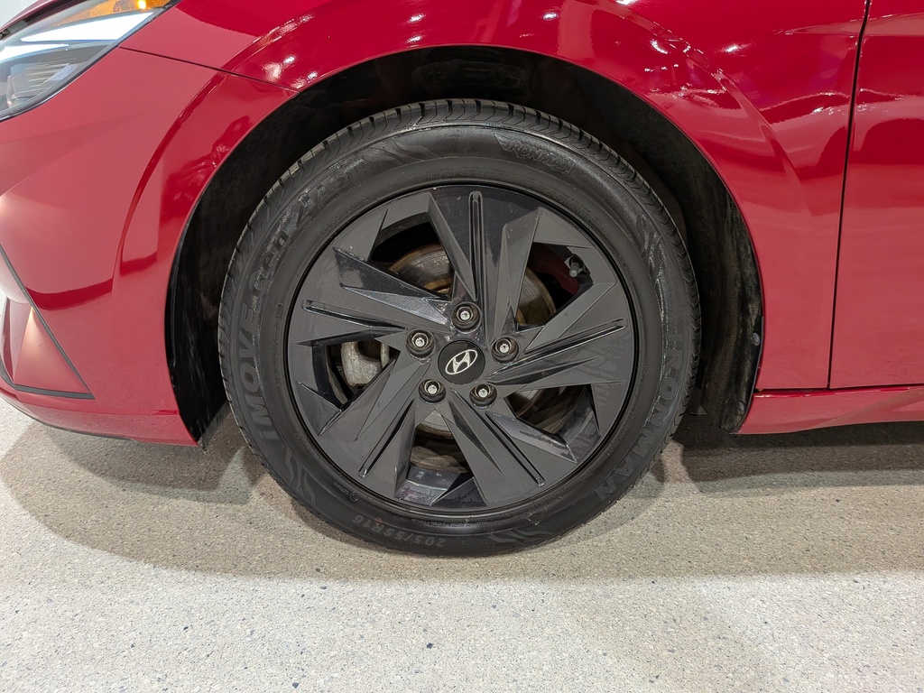 Hyundai Elantra 2022