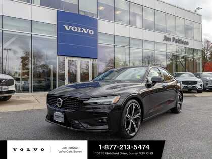 Volvo S60 B5 Plus Dark Theme AWD