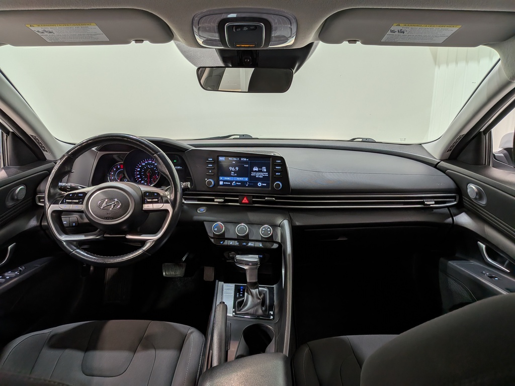 Hyundai Elantra 2022