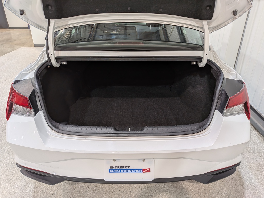 Hyundai Elantra 2022