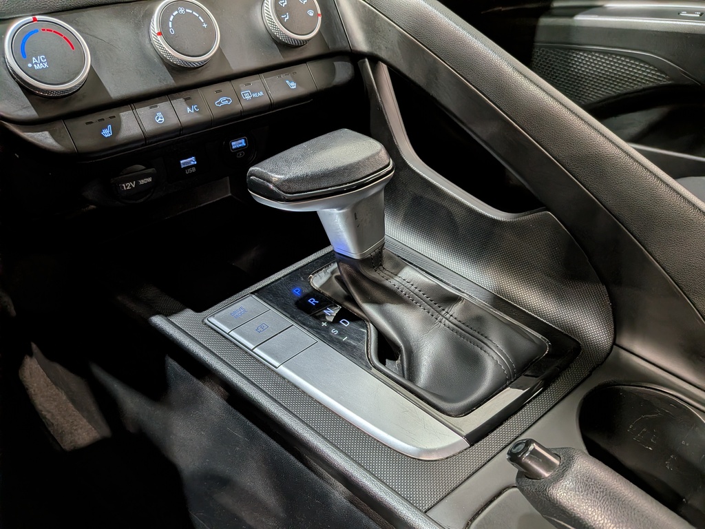 Hyundai Elantra 2022