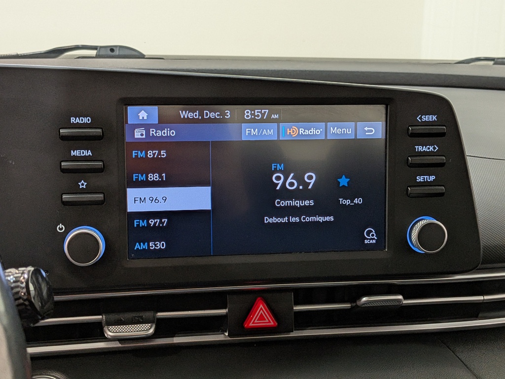 Hyundai Elantra 2022