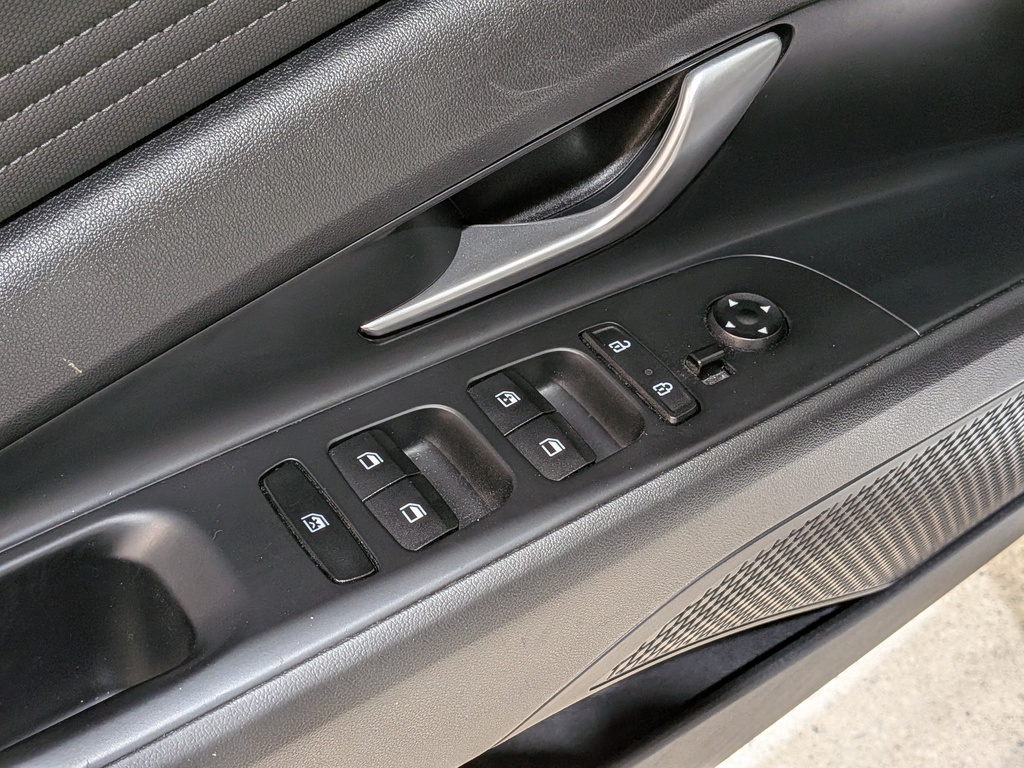 Hyundai Elantra 2022