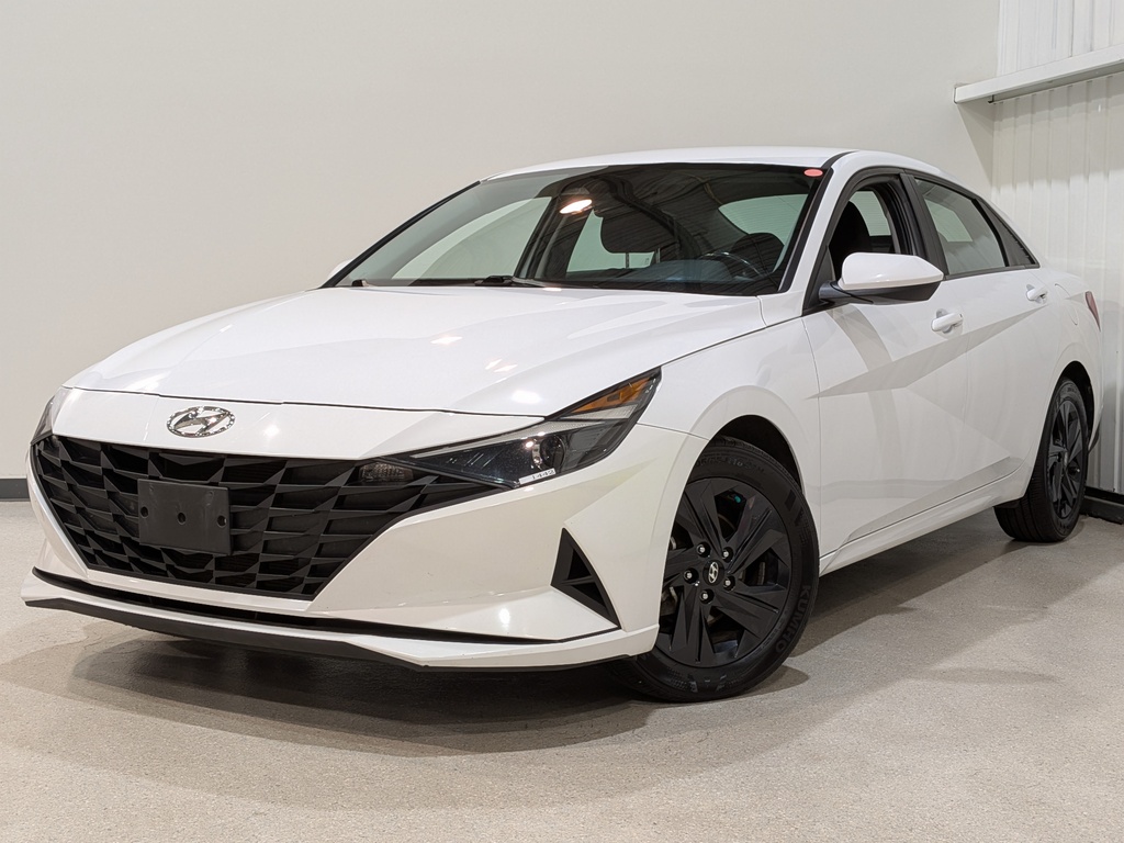 Hyundai Elantra 2022