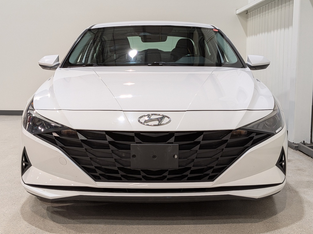 Hyundai Elantra 2022